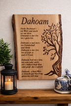 Dahoam Holzschild aus Eichenholz mit Lasergravur als handgefertigte Wanddeko